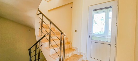 Penthouse 3+1 in Kargicak, Turkey No. 34275 30