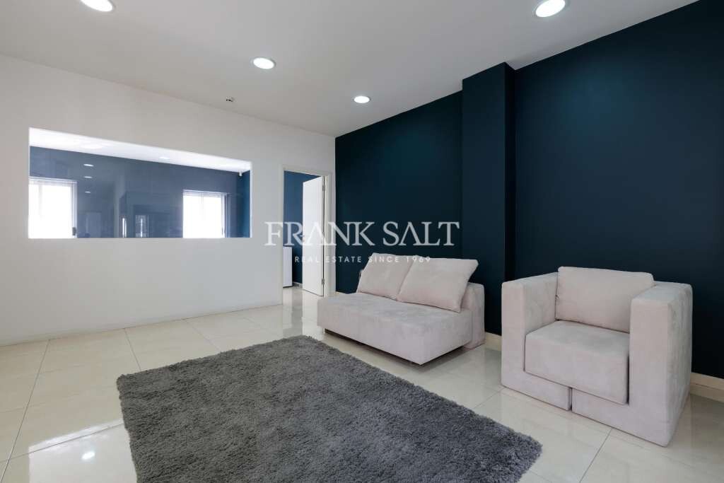 Oficina en Sliema, Malta 114 m² No. 12875