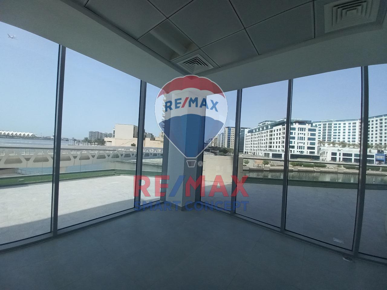 Magasin à Al Raha Beach, UAE 119.5m² No. 40514