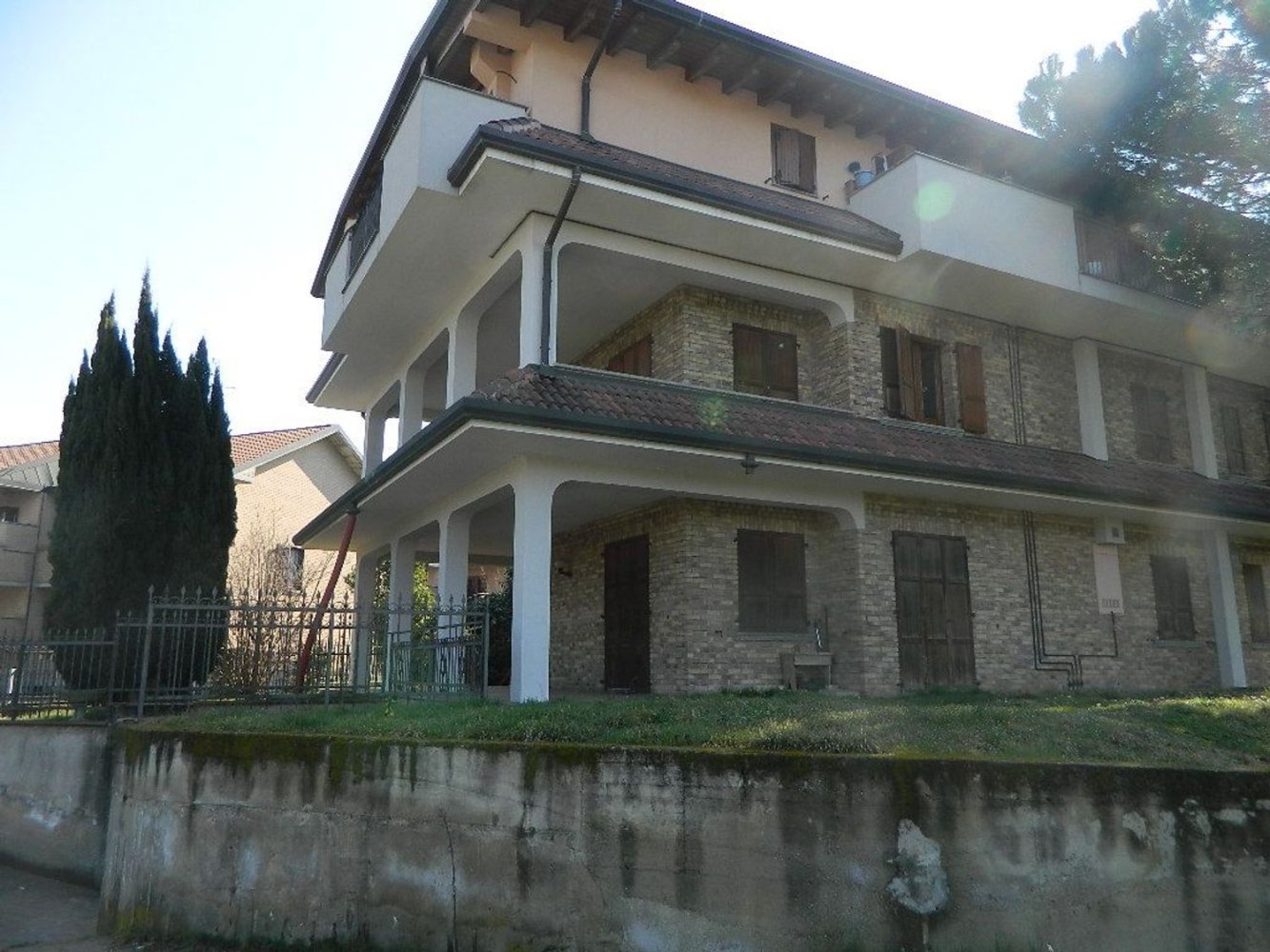 4 chambres Appartement à Limbiate, Italy No. 334598