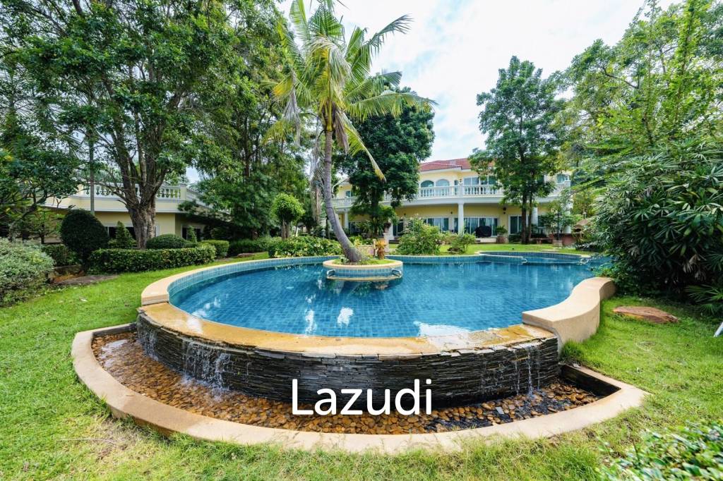 5 bedrooms Cafe / restaurant in Bang Sare, Thailand No. 15535