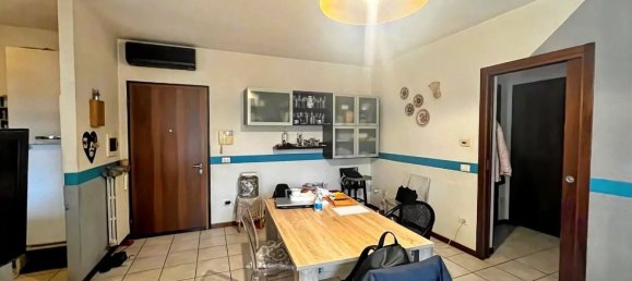 3 bedrooms Apartment in San Prospero, Italy No. 327799 4