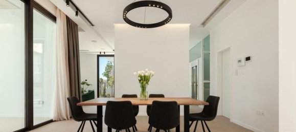 5 bedrooms Villa in Limassol, Cyprus No. 99085 3