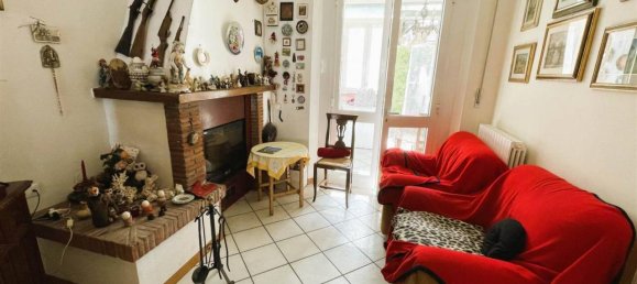 Дом с 5 комнатами в Виареджо, Италия № 27089 7