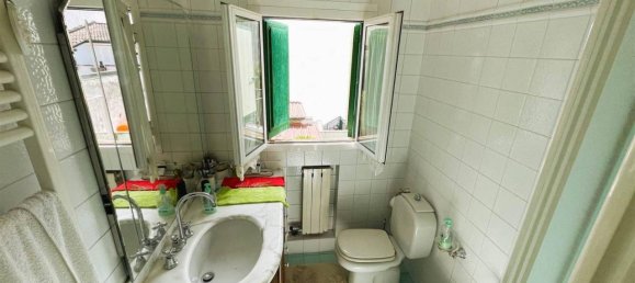 Дом с 5 комнатами в Виареджо, Италия № 27089 31