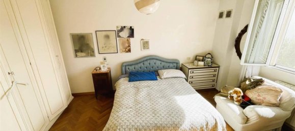 Дом с 5 комнатами в Виареджо, Италия № 27089 23