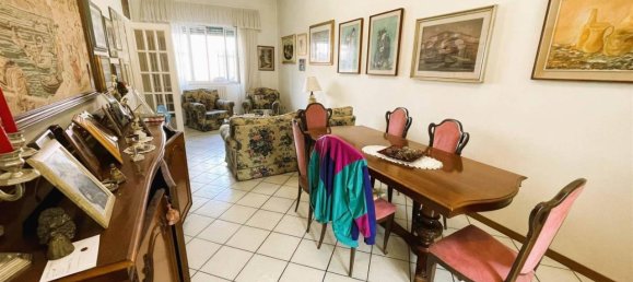 Дом с 5 комнатами в Виареджо, Италия № 27089 10