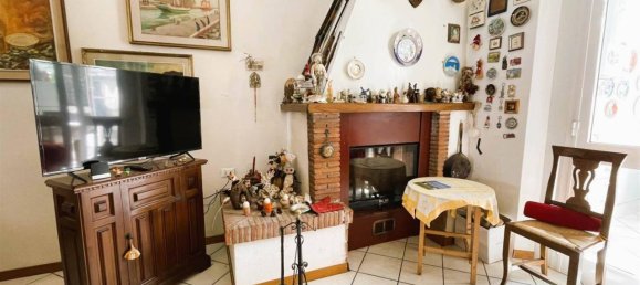 Дом с 5 комнатами в Виареджо, Италия № 27089 8