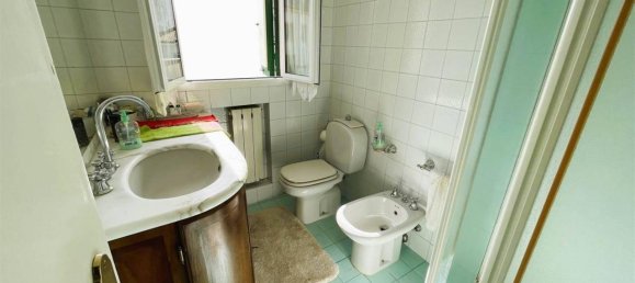 Дом с 5 комнатами в Виареджо, Италия № 27089 32