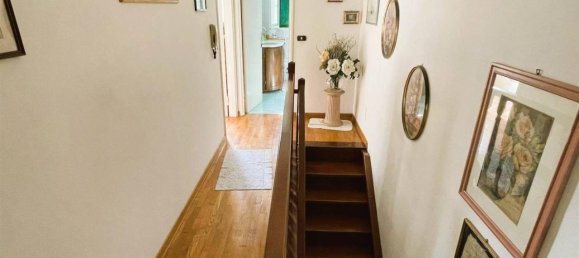 Дом с 5 комнатами в Виареджо, Италия № 27089 33