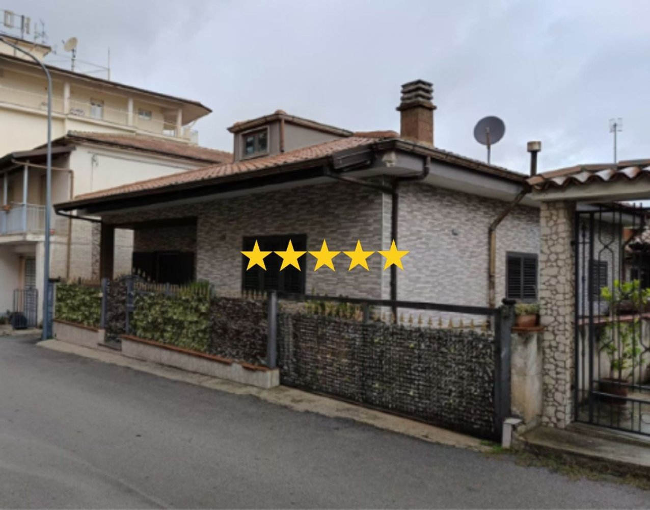 6 rooms Apartment in Montesano sulla Marcellana, Italy No. 185944