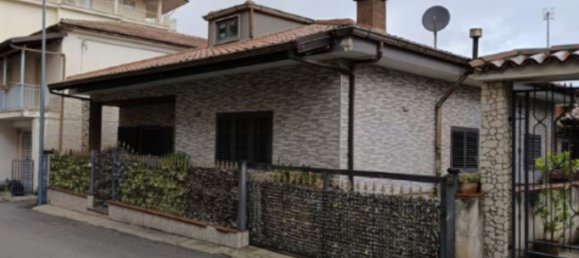 6 rooms Apartment in Montesano sulla Marcellana, Italy No. 185944 3