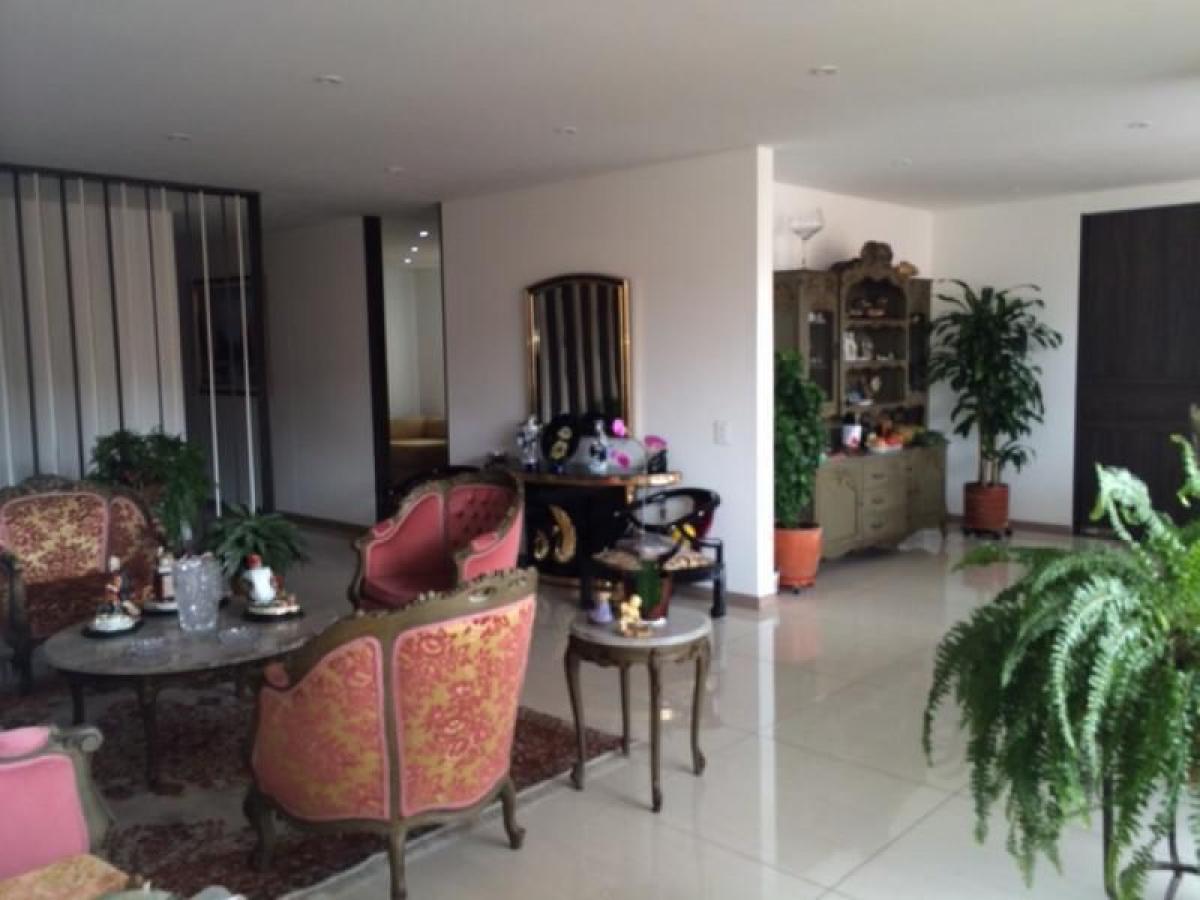 Casa de 3 dormitorios en Bogotá, Colombia No. 13295