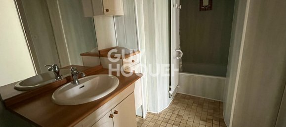 3 bedrooms House in Chateaudun, France No. 259438 6