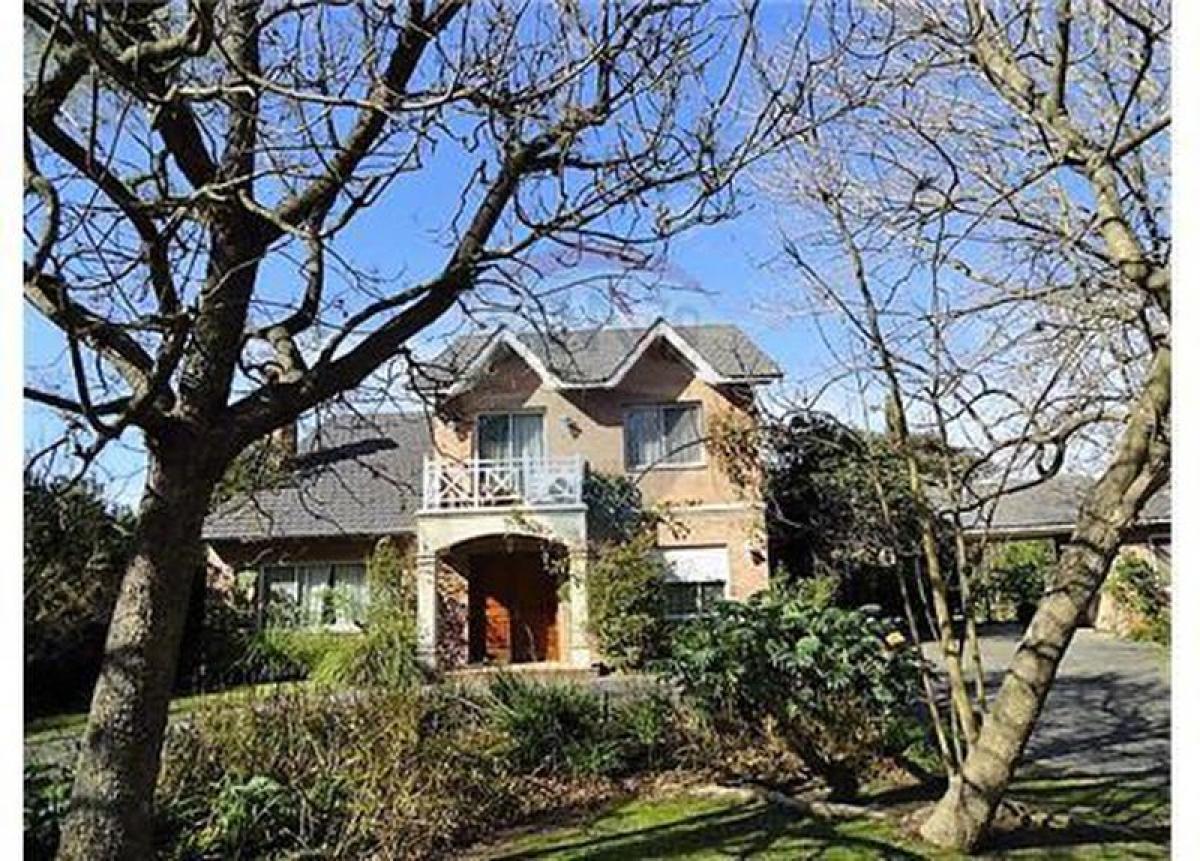 4 bedrooms House in Pilar, Argentina No. 7115