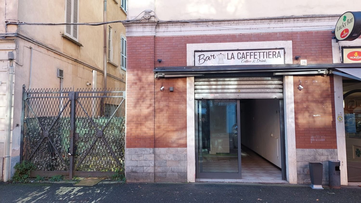 66m² Commercial property in Pavia, Italy No. 364864