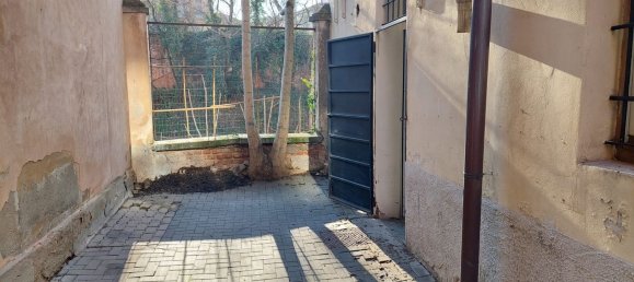 66m² Commercial property in Pavia, Italy No. 364864 3