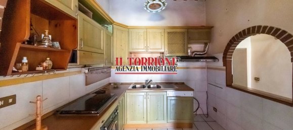 3 rooms Apartment in Pescia, Italy No. 264823 8