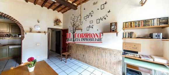 3 rooms Apartment in Pescia, Italy No. 264823 2