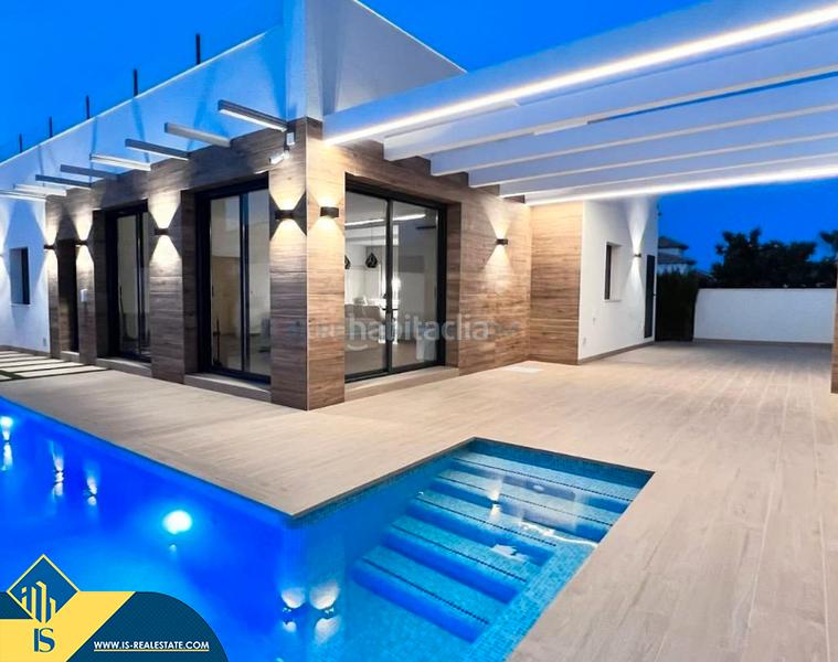 3 bedrooms Villa in Alicante, Spain No. 140596