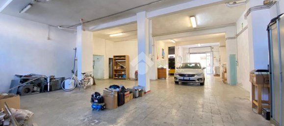 Garaje de 1 habitación en Bari, Italy No. 231269 12