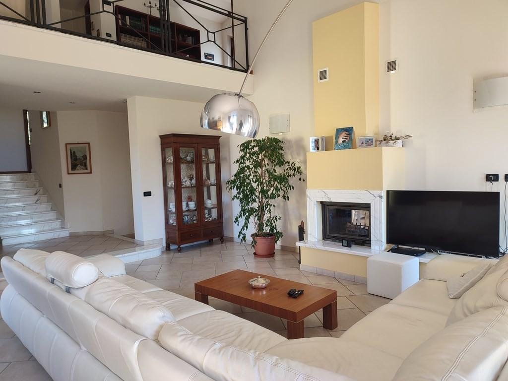 3 chambres Villa à Luni, Italy No. 99172