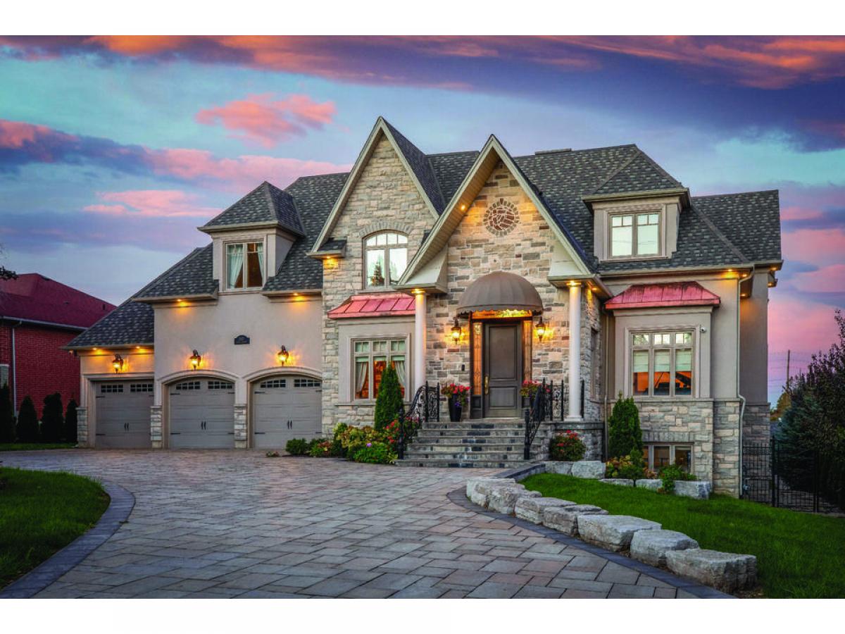 4 bedrooms House in Mississauga, Canada No. 935