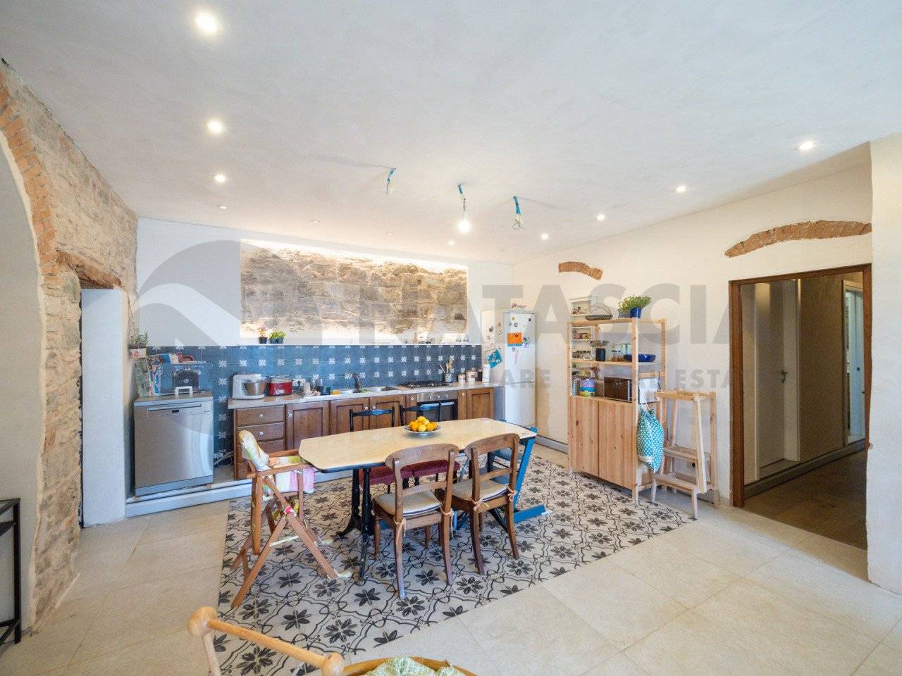 Villa de 2 dormitorios en Pontassieve, Italy No. 199616