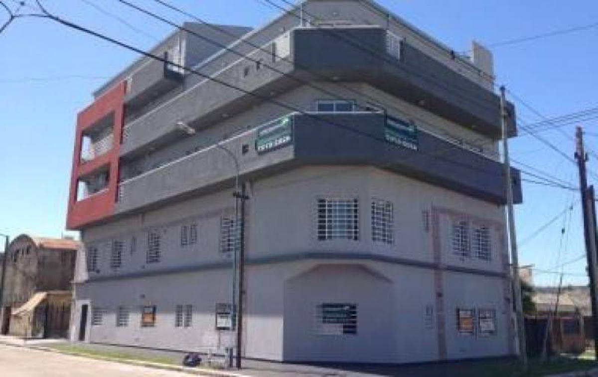 Studio in Lanus, Argentina No. 7541