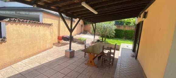 4 bedrooms Villa in Capriolo, Italy No. 257453 6