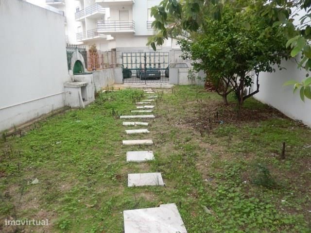 116m² Land in Costa da Caparica, Portugal No. 206765