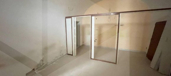 2-salle Appartement à Andria, Italy No. 16437 3