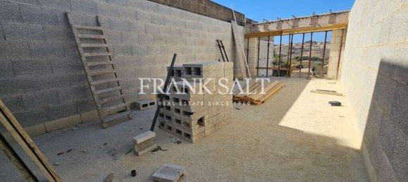 Apartamento de 3 dormitorios en Munxar, Malta No. 757 2