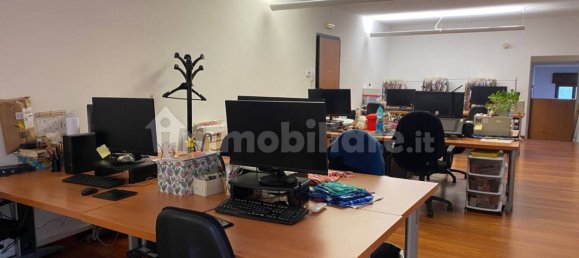 Oficina de 3 habitaciónes en Como, Italy No. 11955 6