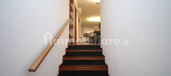 Oficina de 3 habitaciónes en Como, Italy No. 11955 5