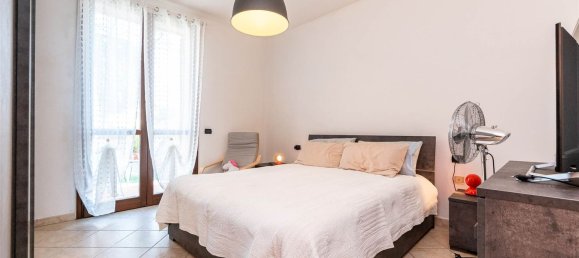 3 bedrooms Apartment in Pistoia, Italy No. 326831 8