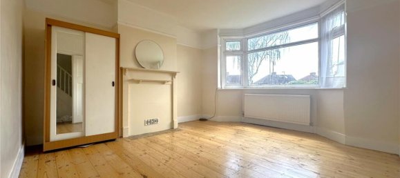 3 bedrooms House in Barnet, United Kingdom No. 6497 3