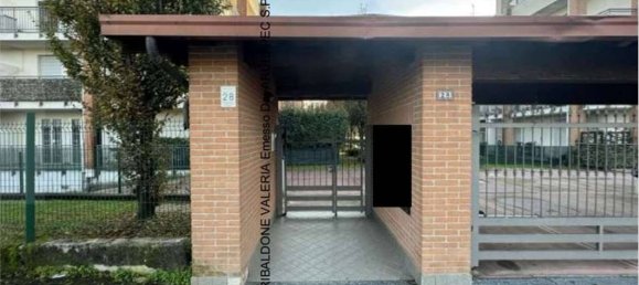 3 rooms Apartment in Cardano al Campo, Italy No. 5445 8