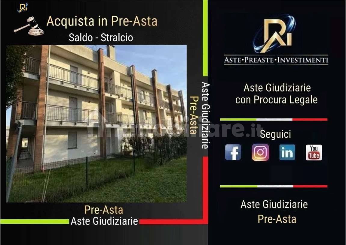 3 rooms Apartment in Cardano al Campo, Italy No. 5445