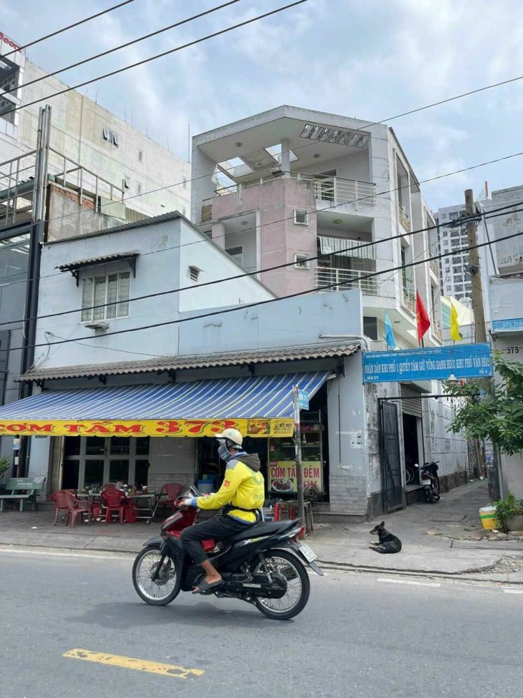 Stadthaus in District 7, Vietnam 144m², Nr. 7637