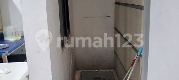 4 bedrooms House in Grogol Petamburan, Indonesia No. 1757 37