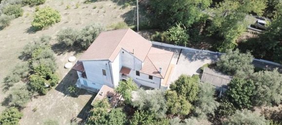 10 chambres Villa à Collecorvino, Italy No. 315955 4