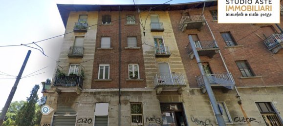 2 rooms Apartment in Turin, Italy No. 285904 2