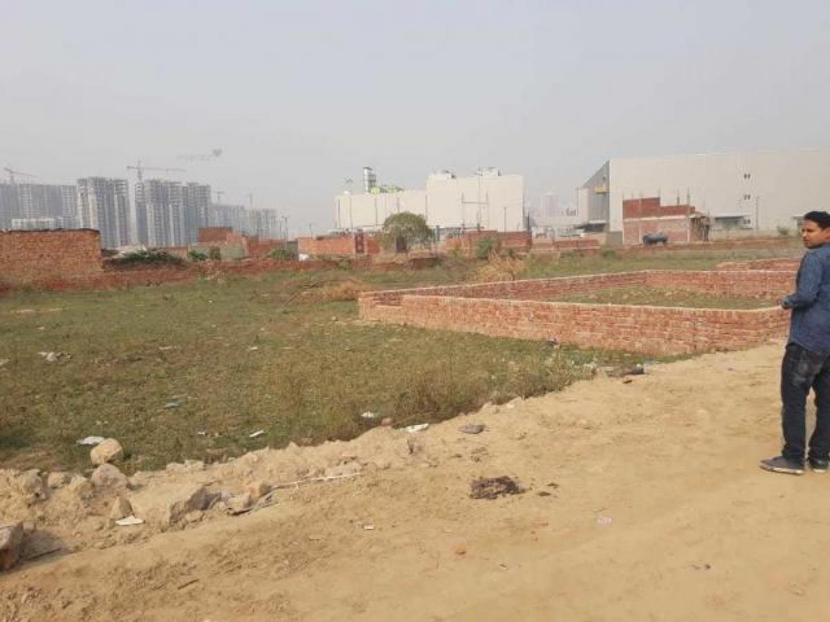 Grundstück in Noida, India, Nr. 32112