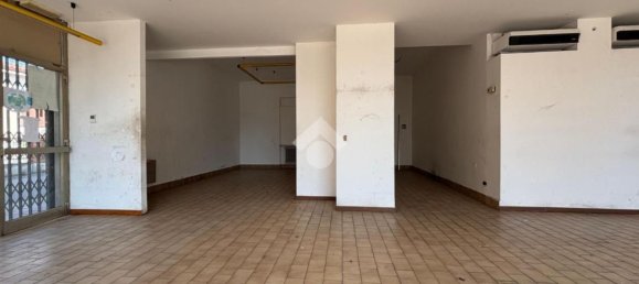192m² Commercial property in Sona, Italy No. 259038 4