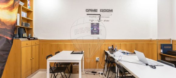 117m² Commercial property in Setubal, Portugal No. 38007 5