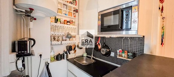 Studio in Paris, France No. 168627 3