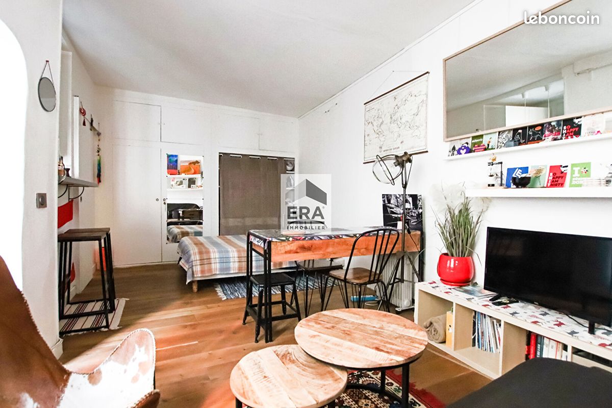 Studio in Paris, France No. 168627