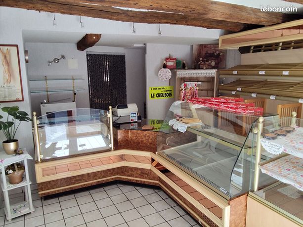 Gewerbliche Immobilie in Felletin, France 160m², Nr. 307530