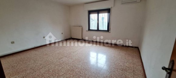 2 bedrooms House in Viadana, Italy No. 206870 11